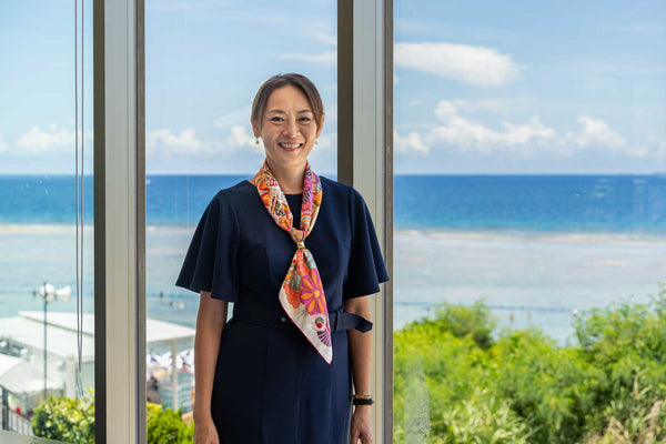 「女性が輝くホテルの未来」Issue 07 │ 沖縄エリア担当 統括総支配人 ヒルトン沖縄瀬底リゾート総支配人 宮沢 麻央氏